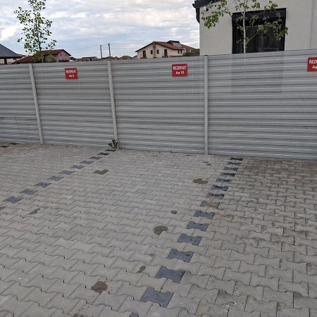 Alina'S Deluxe Apartment And Free Private Parking Dumbravita  Exteriér fotografie